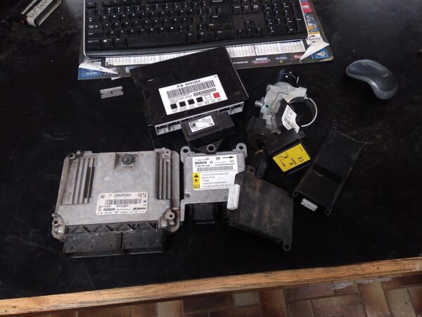 2008 HOLDEN COMMODORE Ecu