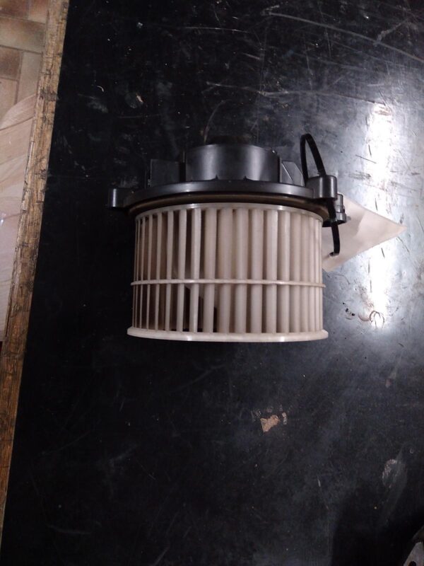 2002 FORD FALCON HEATER FAN MOTOR