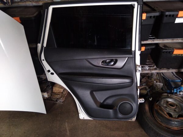 2016 NISSAN XTRAIL Left Rear Door/Sliding