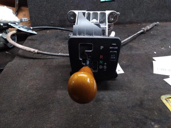 2006 LEXUS RX SERIES GEAR STICK/SHIFTER