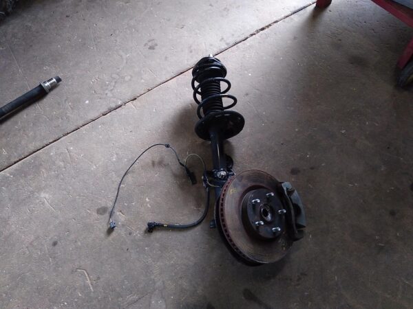2013 TOYOTA RAV4 RIGHT FRONT STRUT