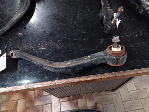 2005 FORD TERRITORY RIGHT FRONT LOWER CONTROL ARM