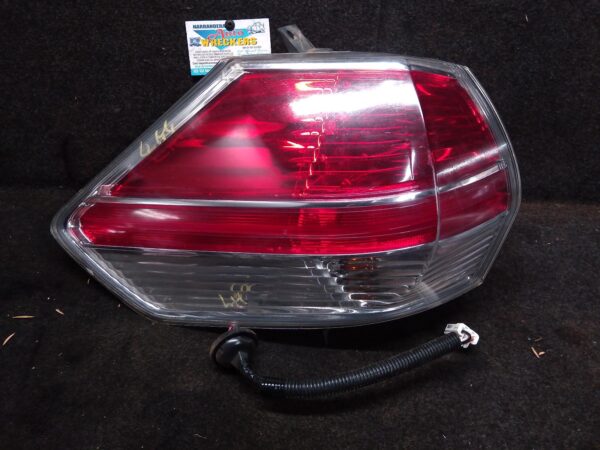 2016 NISSAN XTRAIL Left Taillight