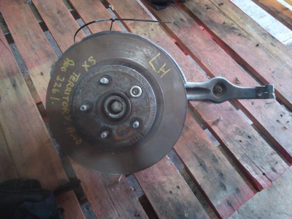 2005 FORD TERRITORY LEFT FRONT HUB ASSEMBLY