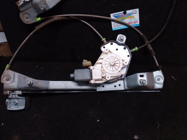 2008 HOLDEN COMMODORE LEFT FRONT WINDOW REG/MOTOR