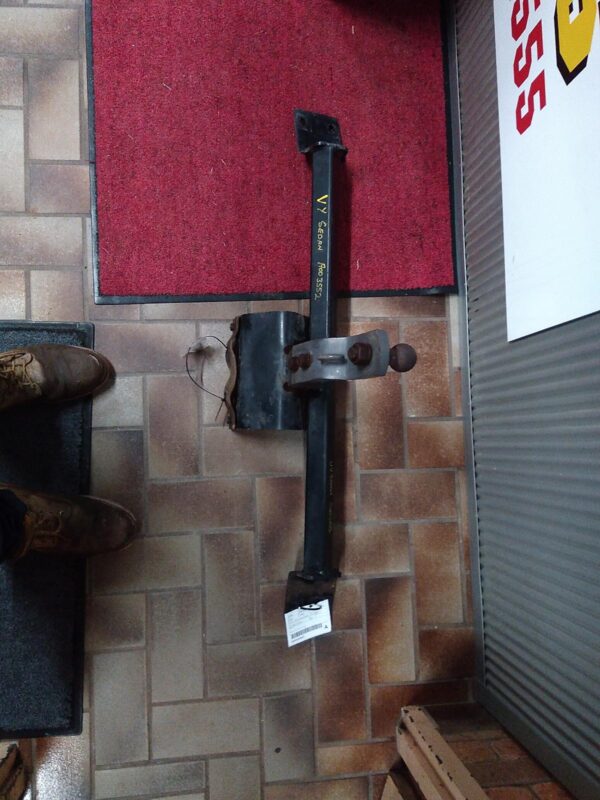 2003 HOLDEN COMMODORE TOWBAR