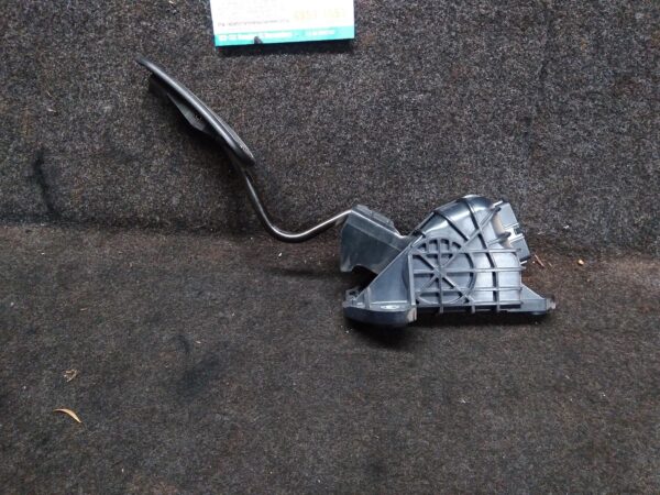 2006 LEXUS RX SERIES PEDAL ASSEMBLY
