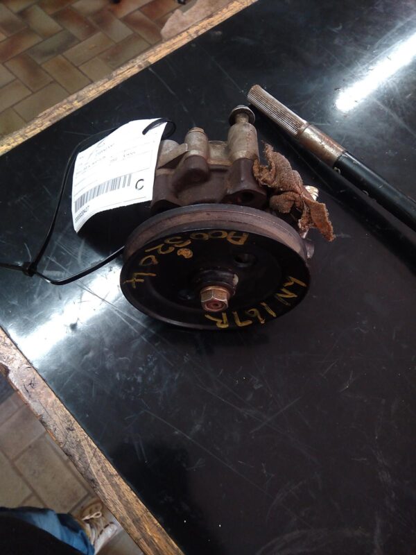 2003 TOYOTA HILUX STEERING PUMP
