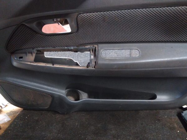 2015 TOYOTA HILUX DOOR TRIM