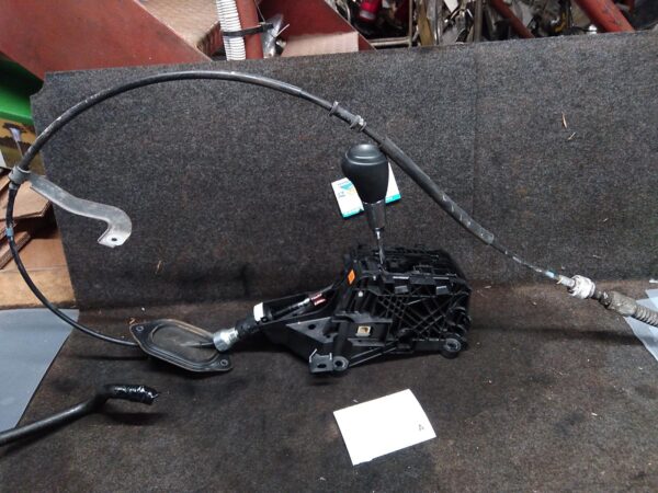 2013 TOYOTA RAV4 GEAR STICK/SHIFTER