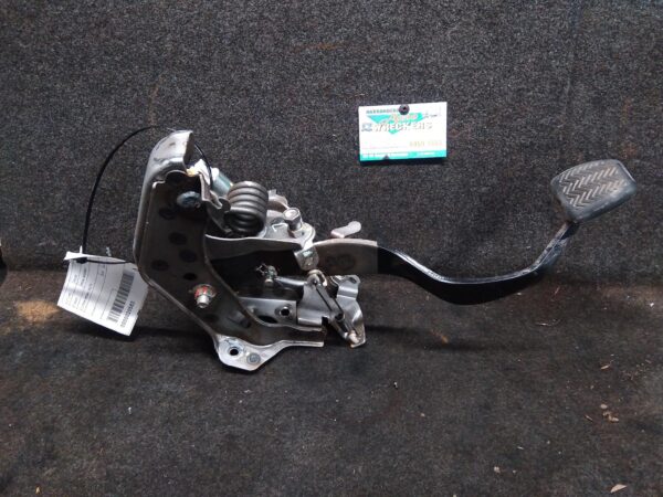 2018 TOYOTA HILUX PEDAL ASSEMBLY