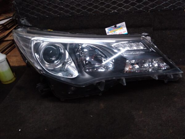 2013 TOYOTA RAV4 RIGHT HEADLAMP