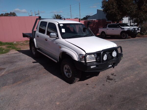 2004 TOYOTA HILUX Wheel Arch Flare