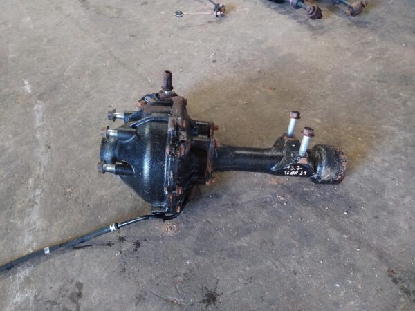 2011 TOYOTA HILUX Differential Centre