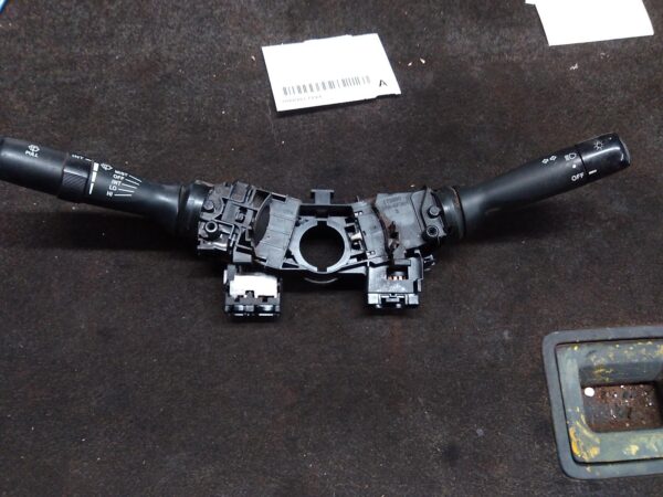 2015 TOYOTA HILUX COMBINATION SWITCH