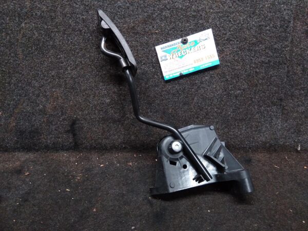 2006 HOLDEN ASTRA PEDAL ASSEMBLY