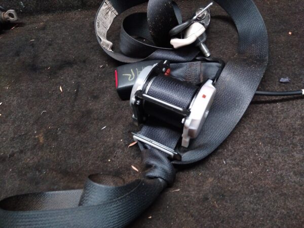 2016 NISSAN XTRAIL Seatbelt/Stalk