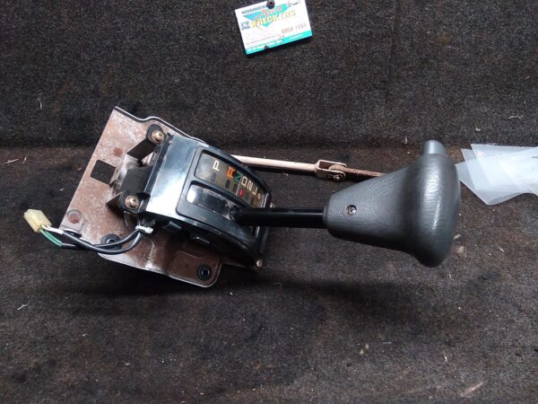 1996 TOYOTA HILUX GEAR STICK/SHIFTER
