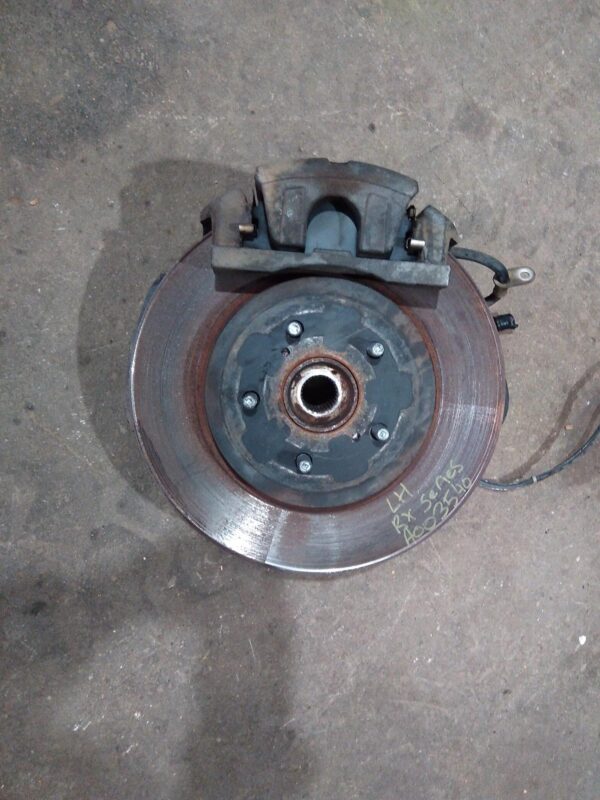 2006 LEXUS RX SERIES LEFT FRONT HUB ASSEMBLY