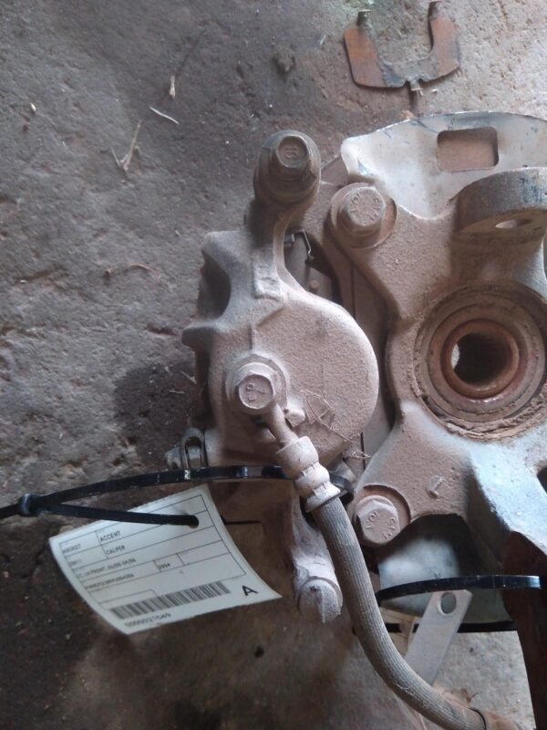 2004 HYUNDAI ACCENT CALIPER